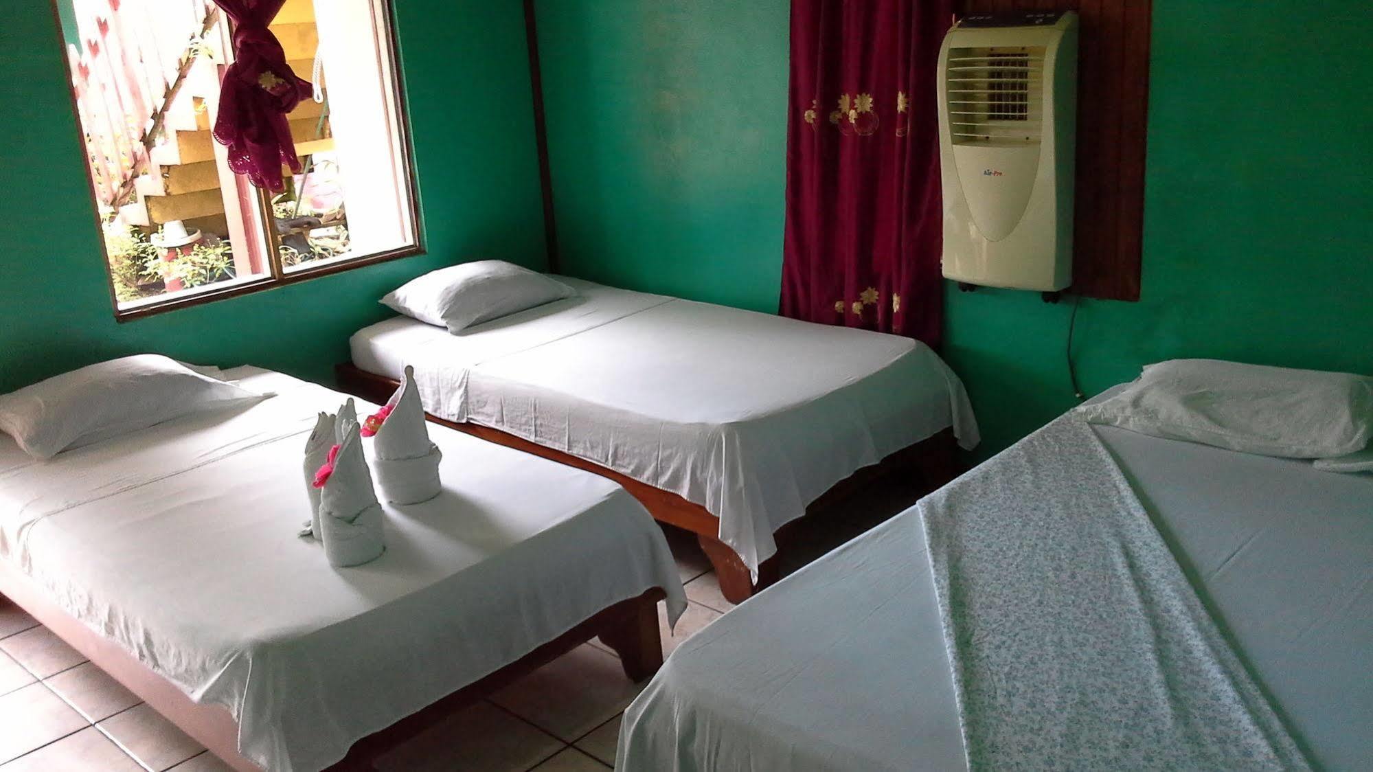 Cabinas Miss Miriam 2 Tortuguero Exterior foto